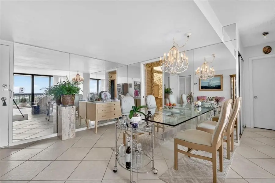 2425 Presidential Way #1502, West Palm Beach, FL 33401 - Image #3