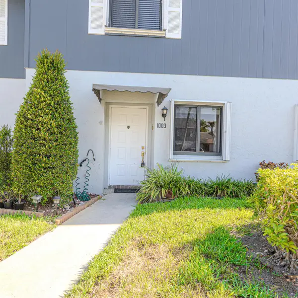 2641 Gately Drive W #1003, West Palm Beach, FL 33415