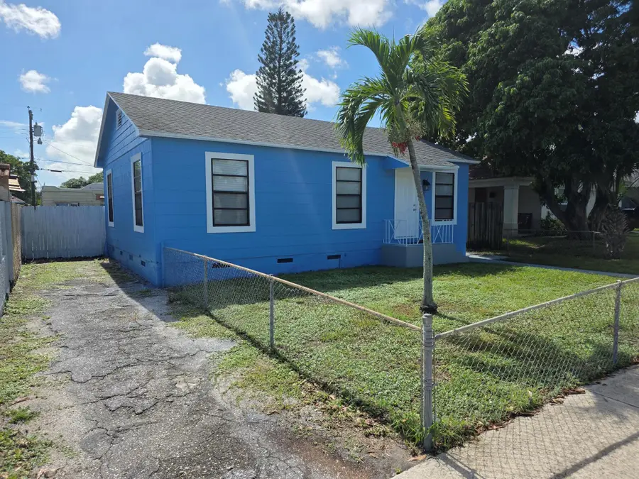 812 Selkirk Street, West Palm Beach, FL 33405 - Image #2