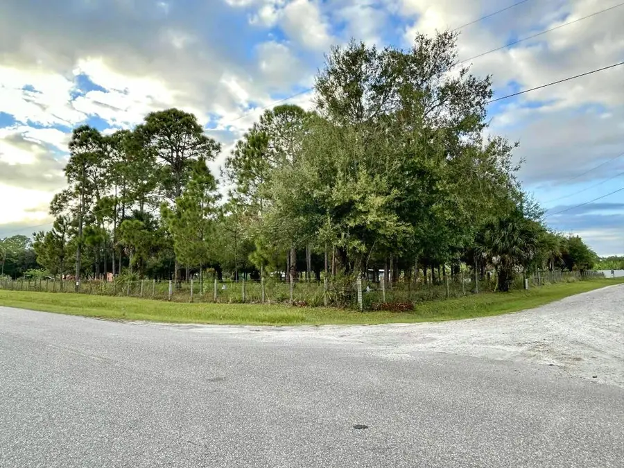 527 Hunting Club Avenue, Clewiston, FL 33440 - Image #2