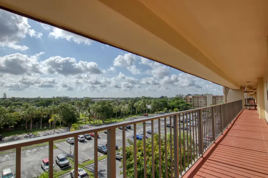 3590 Via Poinciana #614, Lake Worth, FL 33467 - Image #3
