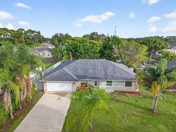 117 High Court, Sebastian, FL 32958