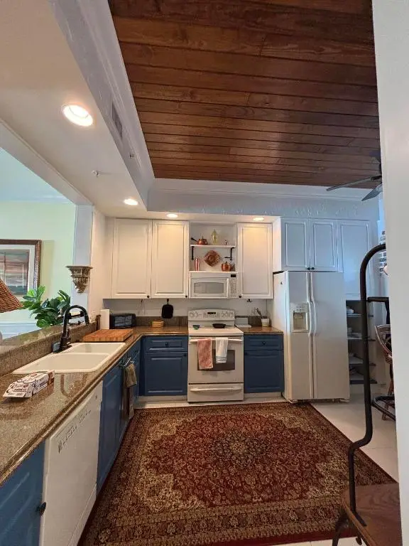 22 Harbour Isle Drive W #201, Fort Pierce, FL 34949 - Image #3