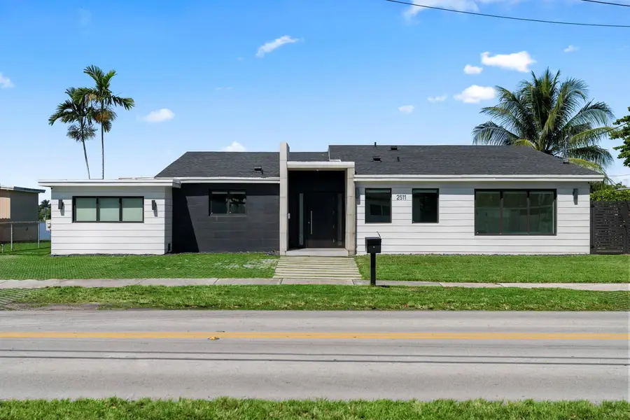2511 NE 209th Terrace, Miami, FL 33180 - Image #2