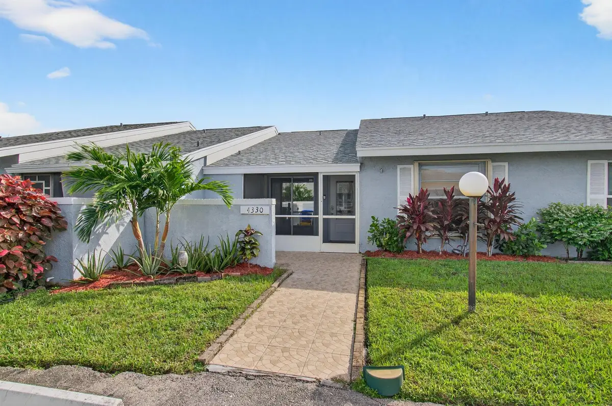 4330 Lucerne Villas Lane, Lake Worth, FL 33467 - Image #1