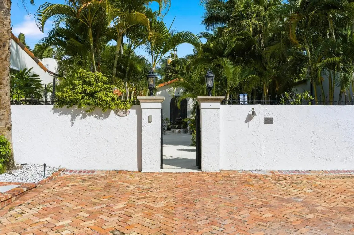 281 Granada Road, West Palm Beach, FL 33401 - Image #1