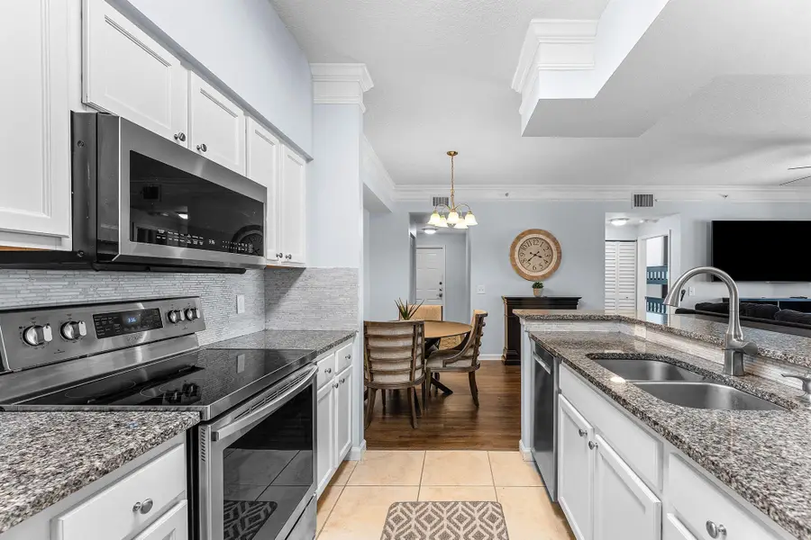 8211 Myrtlewood Circle W, Palm Beach Gardens, FL 33418 - Image #2