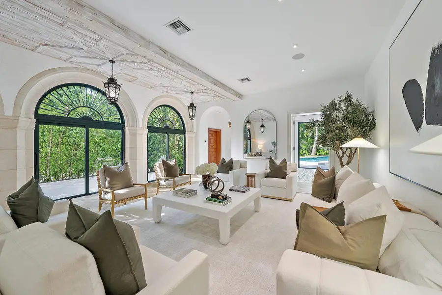 206 Phipps Plaza, Palm Beach, FL 33480 - Image #3