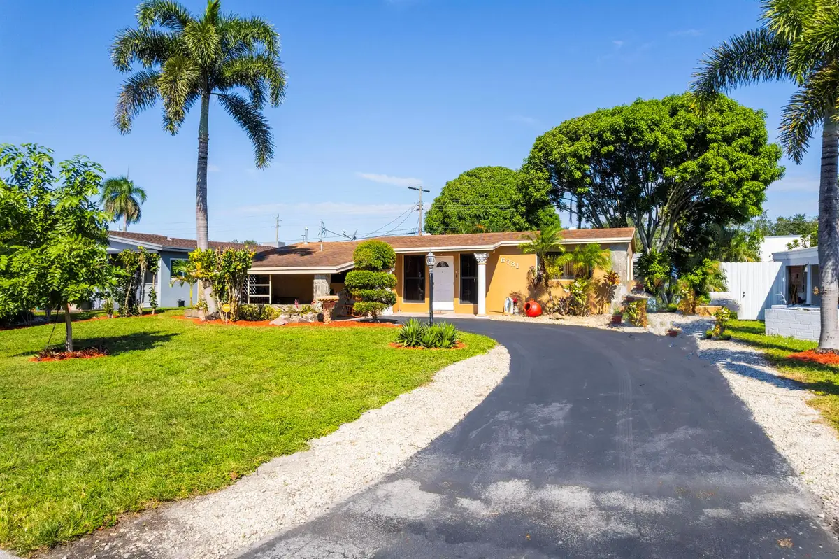 6731 Roosevelt Street, Hollywood, FL 33024 - Image #1