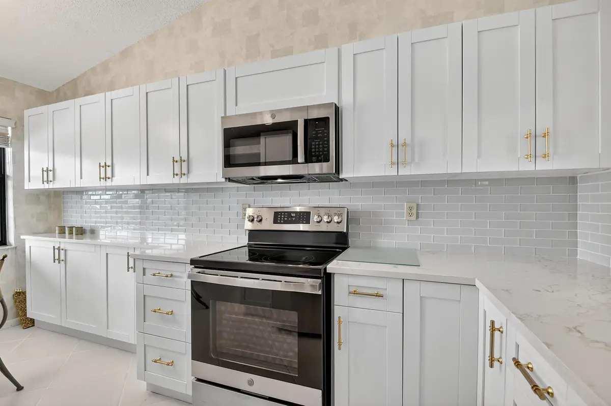 7578 Tahiti Lane #202, Lake Worth, FL 33463 - Image #1