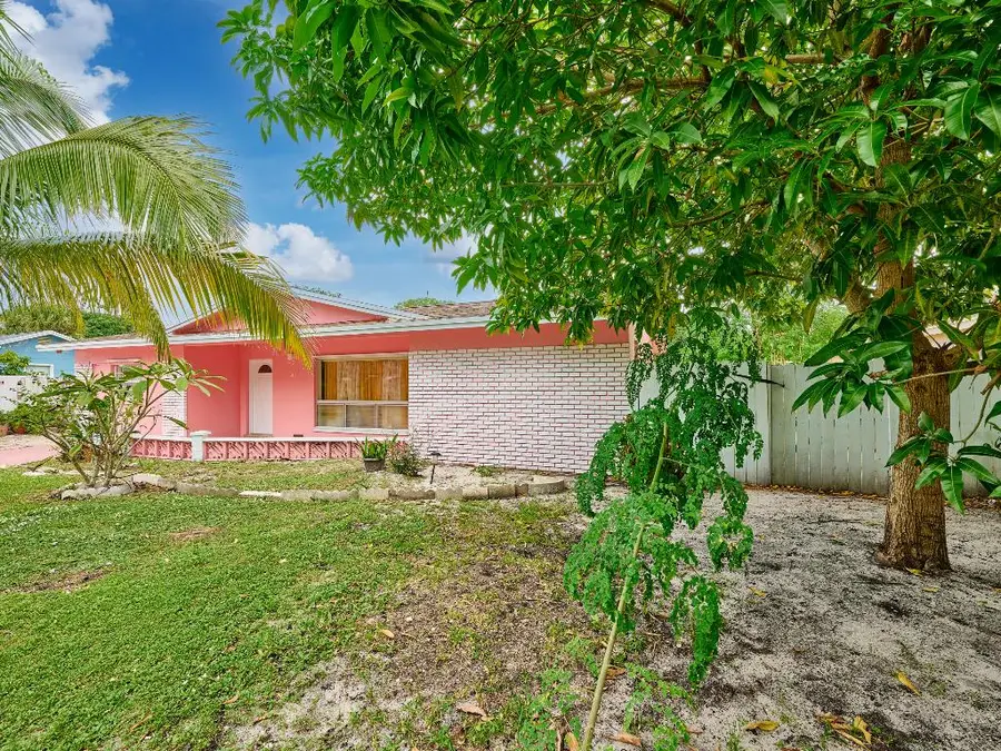 1010 S B Street, Lake Worth Beach, FL 33460 - Image #3