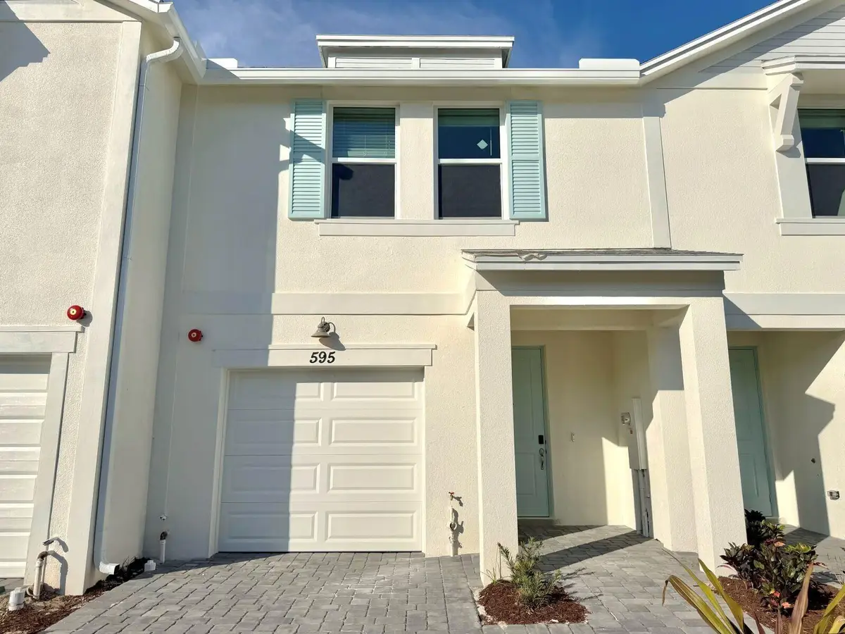 595 Salisbury Circle, Fort Pierce, FL 34982 - Image #1