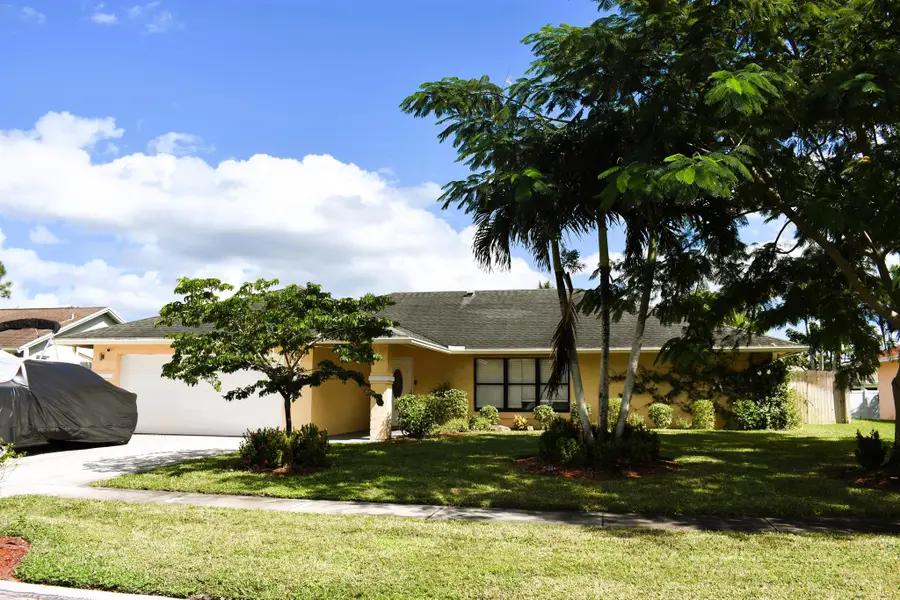 120 Sunflower Circle, Royal Palm Beach, FL 33411 - Image #2