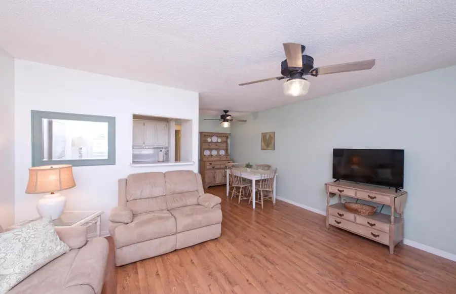 320 Horizons #207, Boynton Beach, FL 33435 - Image #3