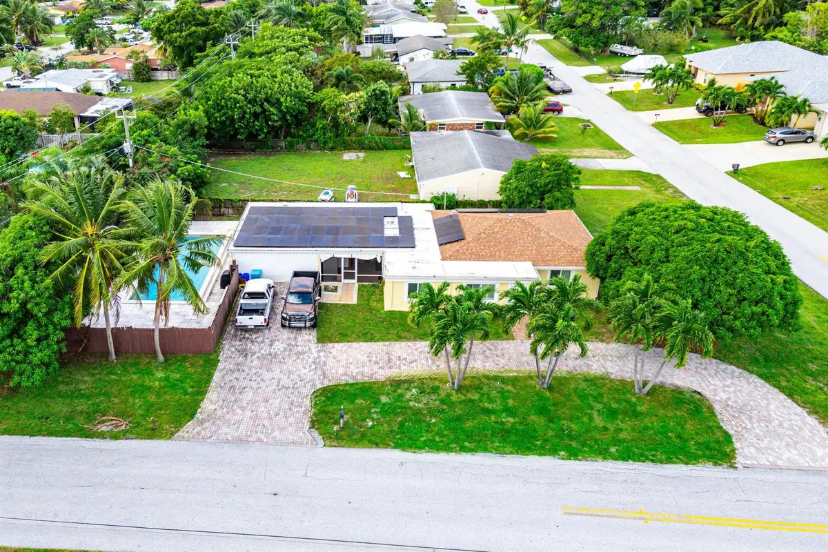 305 SW 3rd Street, Boynton Beach, FL 33435 - Image #1