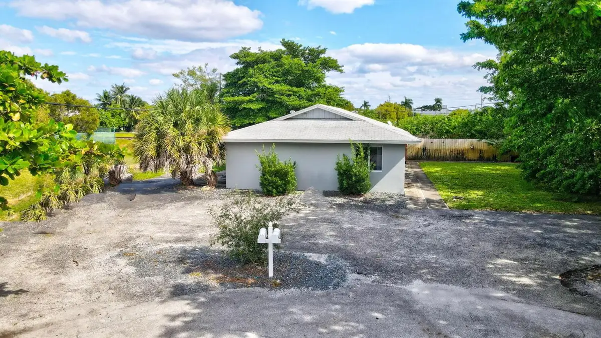 2227 NE 3rd Avenue #1 & 2, Delray Beach, FL 33444 - Image #1