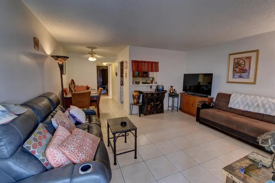 383 Markham R, Deerfield Beach, FL 33442 - Image #2
