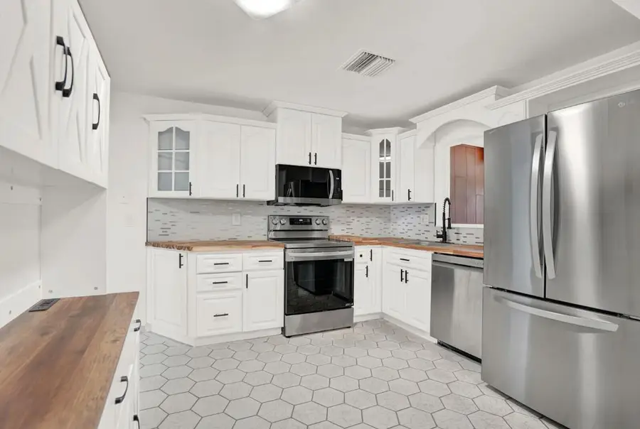 218 SW 12th Avenue, Boynton Beach, FL 33435 - Image #2