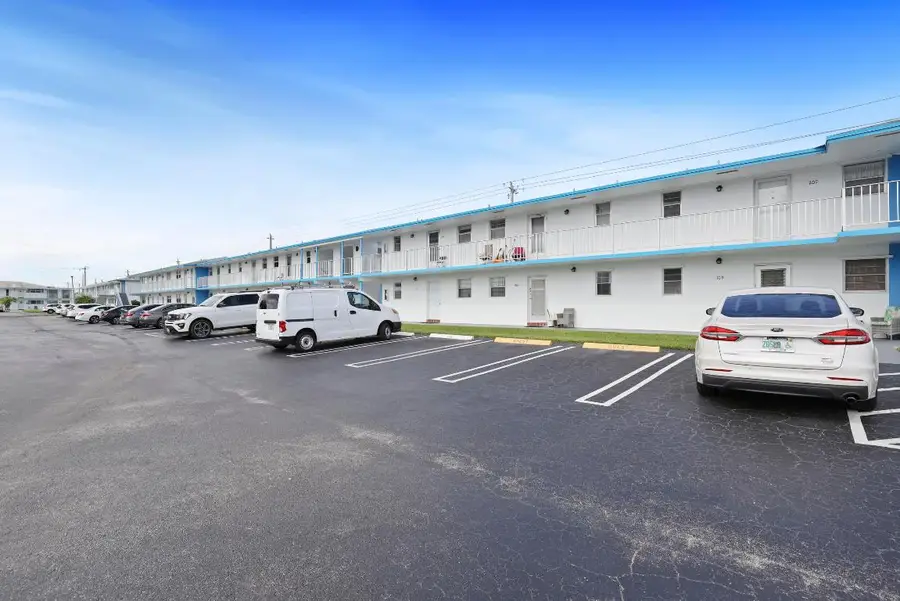 1113 Lake Terrace #208, Boynton Beach, FL 33426 - Image #2