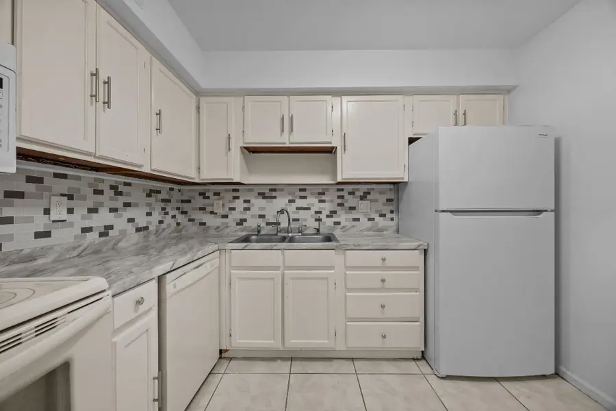 9905 Pineapple Tree Drive #210, Boynton Beach, FL 33436 - Image #3