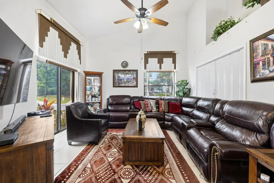10933 Stafford Circle S, Boynton Beach, FL 33436 - #3