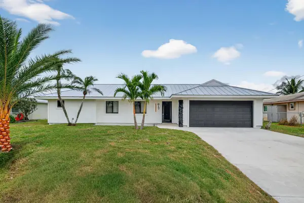 617 SE Whitmore Drive, Port St Lucie, FL 34984