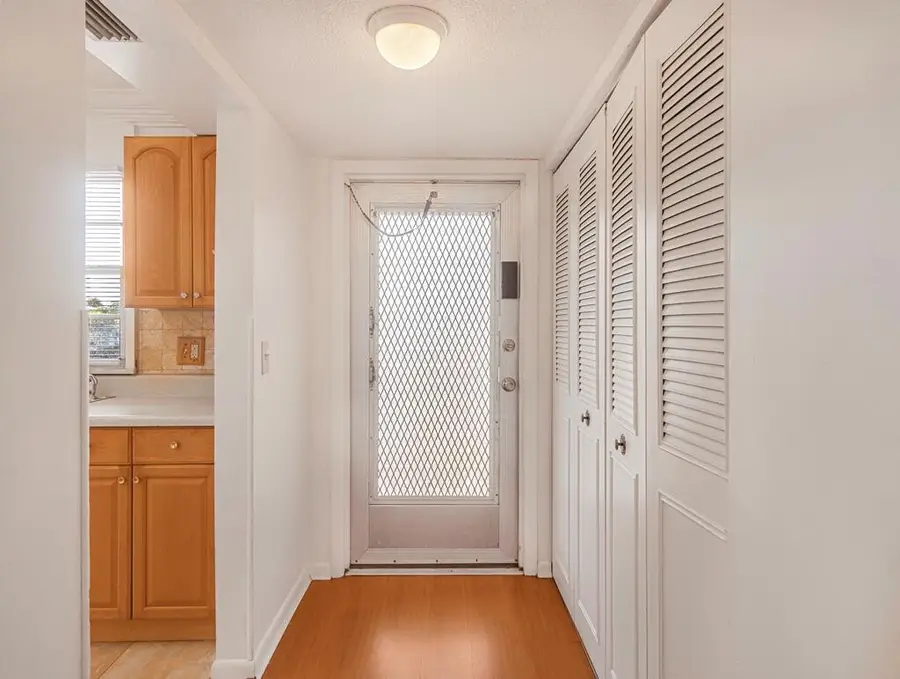 4 Golfs Edge #E, West Palm Beach, FL 33417 - Image #3