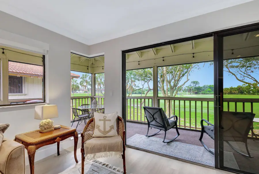 438 S Brackenwood Lane S, Palm Beach Gardens, FL 33418 - Image #3