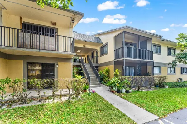 522 Trace Circle #209, Deerfield Beach, FL 33441