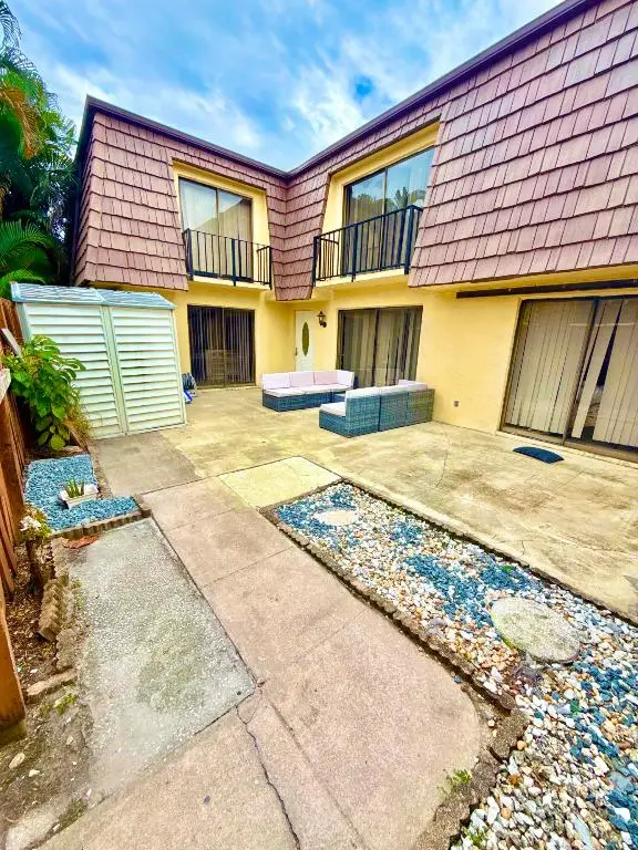 711 Springdale Circle, Palm Springs, FL 33461 - Image #1