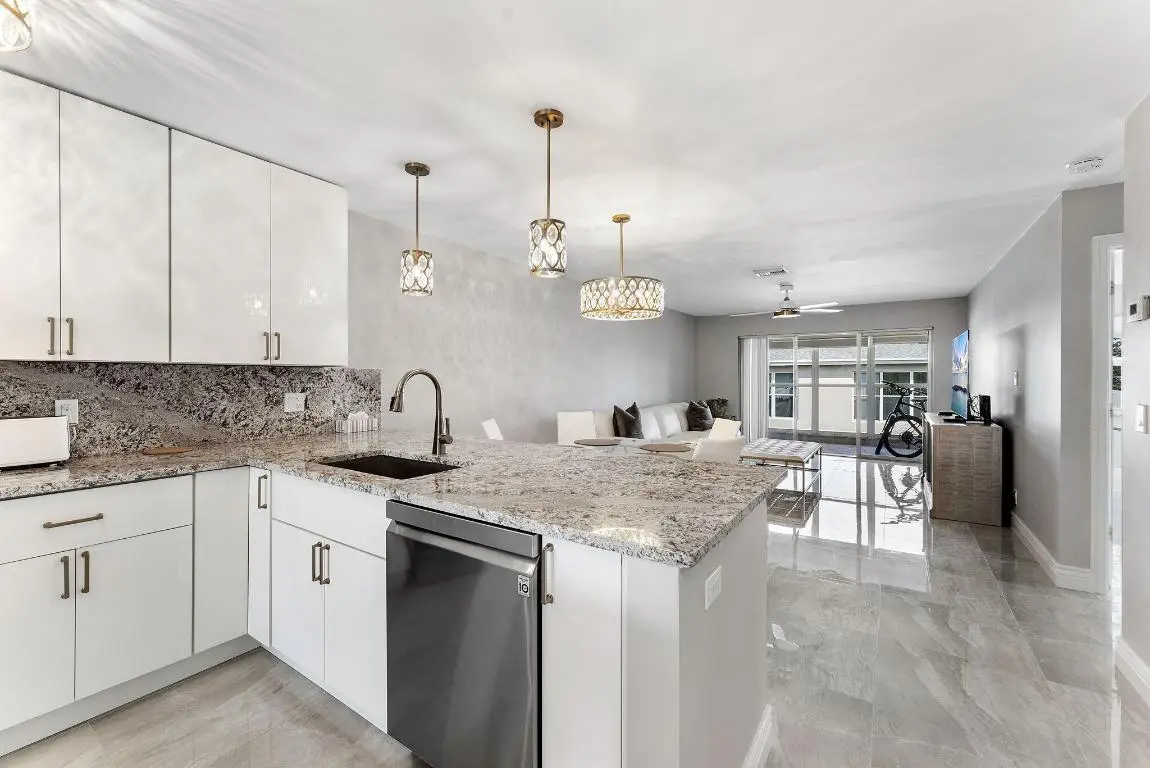 1020 Silk Oak Terrace #204, Delray Beach, FL 33445 - Image #1