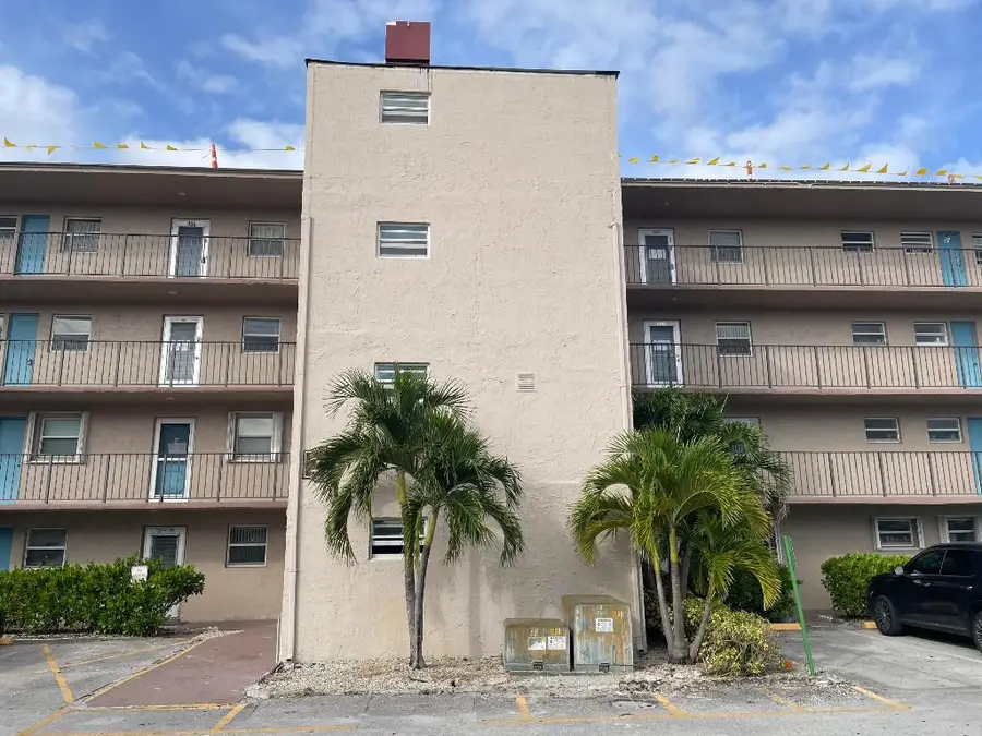 729 Lori Drive #405, Palm Springs, FL 33461 - Image #2