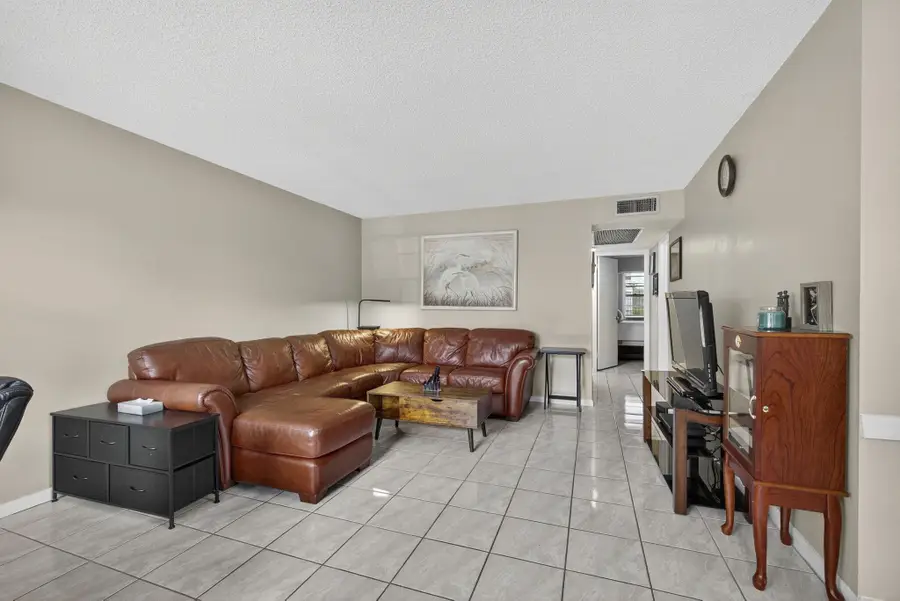 64 Canterbury C, West Palm Beach, FL 33417 - Image #3