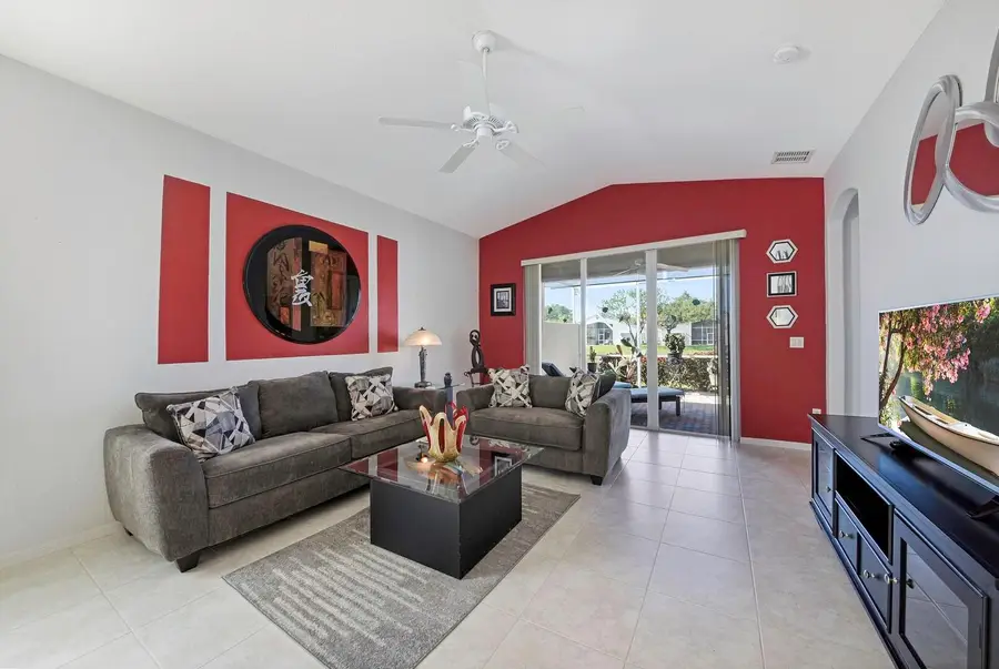 8214 Bellafiore Way, Boynton Beach, FL 33472 - Image #3