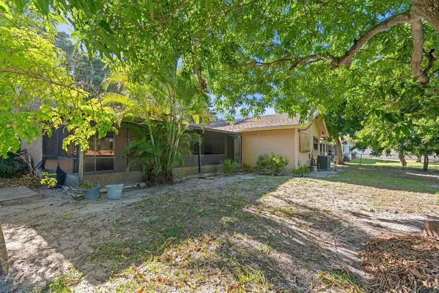 2031 Pinehurst Drive, West Palm Beach, FL 33407 - Image #3