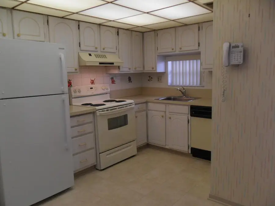 9420 S Hollybrook Lake Drive #105, Pembroke Pines, FL 33025 - Image #3