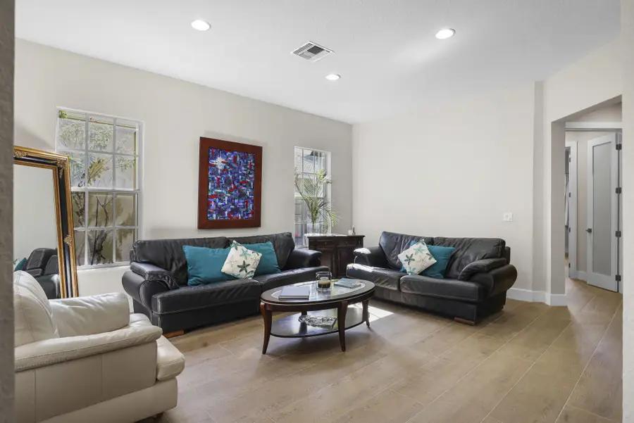 122 Via Castilla, Jupiter, FL 33458 - Image #3