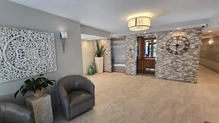 575 Oaks Lane #509, Pompano Beach, FL 33069 - Image #2