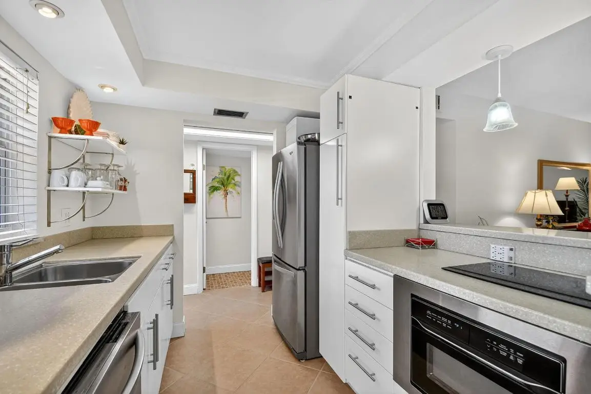 7 Golfs Edge #D, West Palm Beach, FL 33417 - Image #1