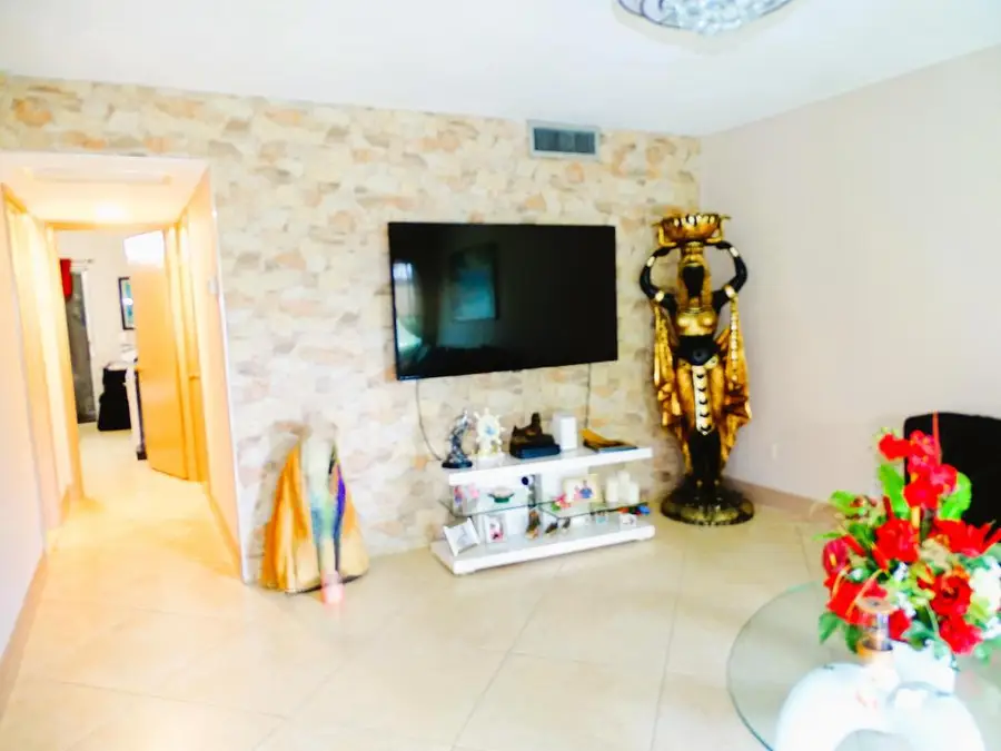 3100 Springdale Boulevard #310, Palm Springs, FL 33461 - Image #3