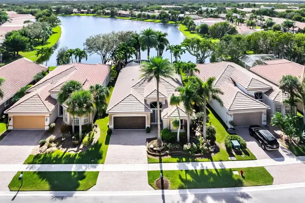 8664 Via Avellino, Lake Worth, FL 33467