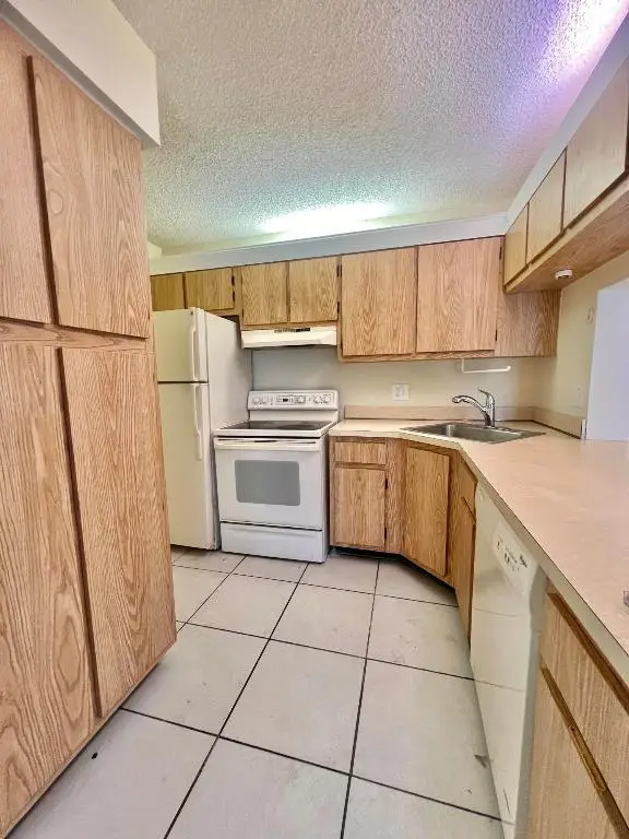 1111 Green Pine Boulevard #C3, West Palm Beach, FL 33409 - Image #3