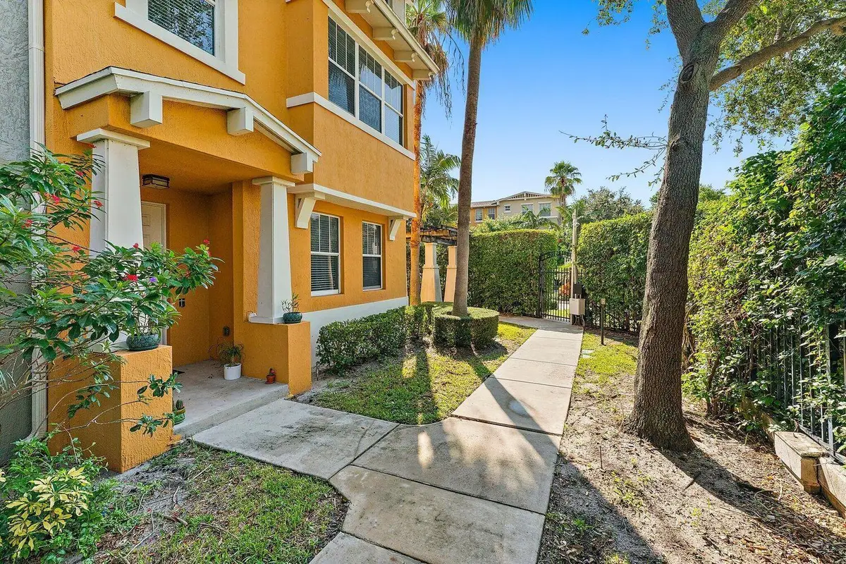 500 Pacific Grove Drive #8, West Palm Beach, FL 33401 - Image #1