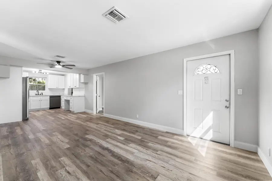 4903 Pinewood Avenue, West Palm Beach, FL 33407 - Image #3