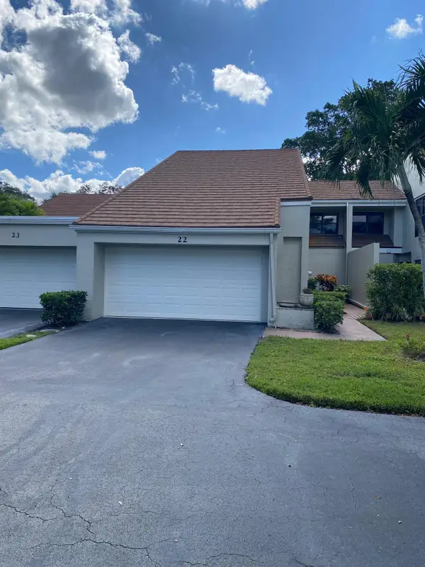 22 Balfour Road W, Palm Beach Gardens, FL 33418