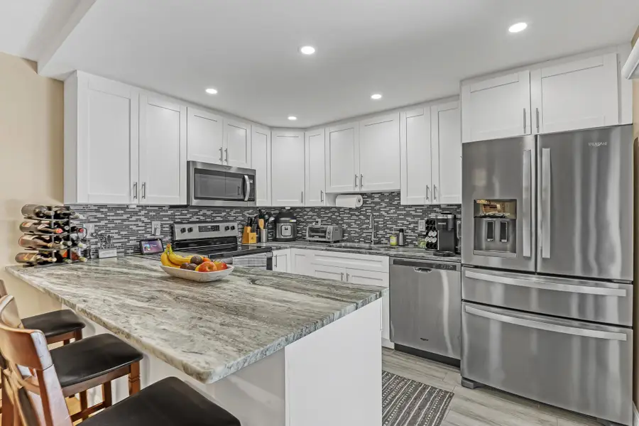 923 Springdale Circle, Palm Springs, FL 33461 - Image #3