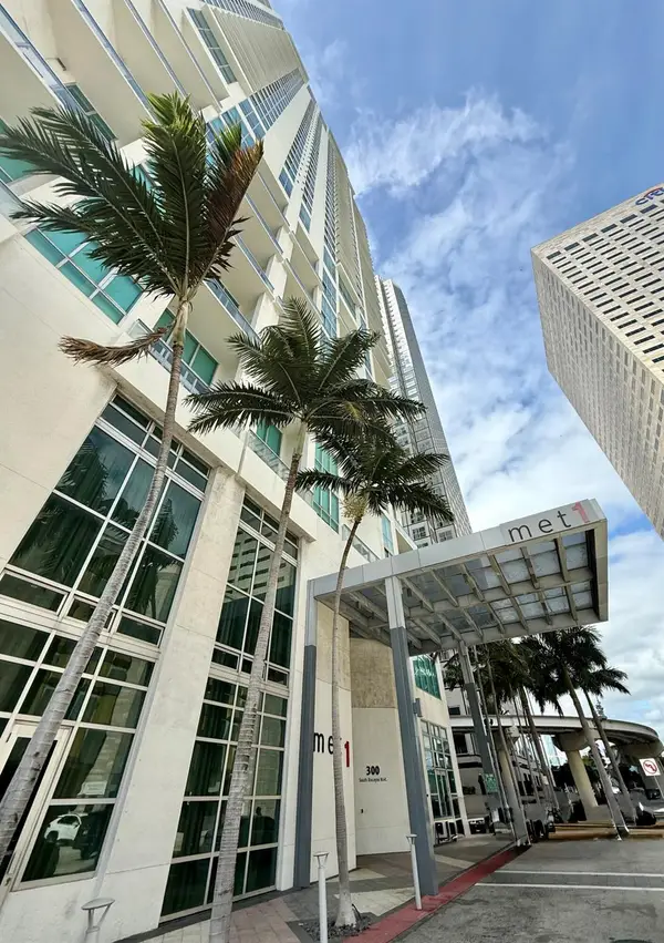 300 S Biscayne Boulevard #T-2209, Miami, FL 33131