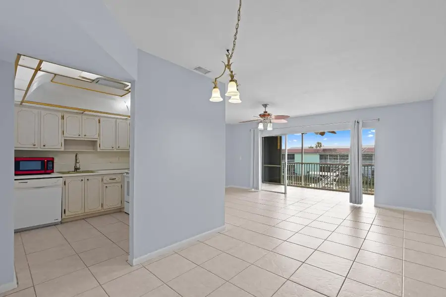 110 Wettaw Lane #204, North Palm Beach, FL 33408 - Image #3