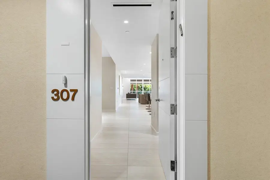 200 SE Mizner Boulevard #307, Boca Raton, FL 33432 - Image #2