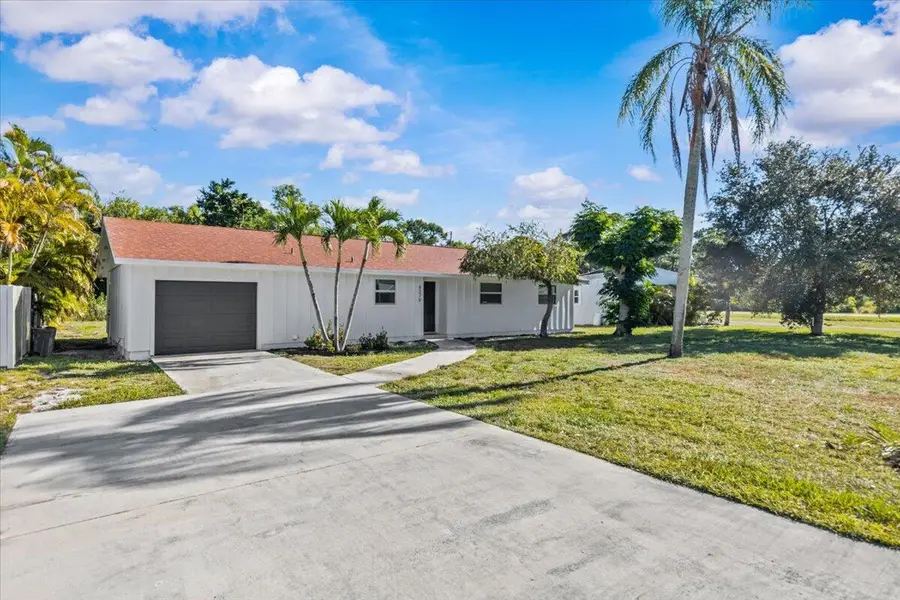 8379 SE Camellia Drive, Hobe Sound, FL 33455 - Image #2